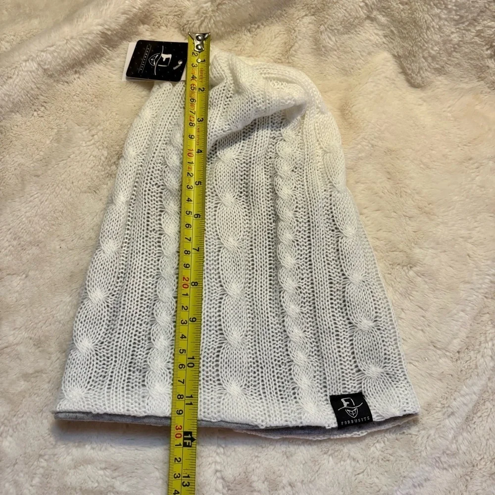 NWT Beanie Hat Forbusite White Cable Knit Beanie Grey Interior